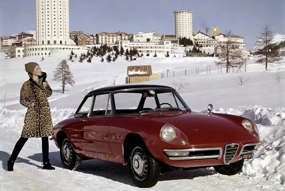 italiancars-gear-patrol-Alfa_Romeo_Spider_Duetto