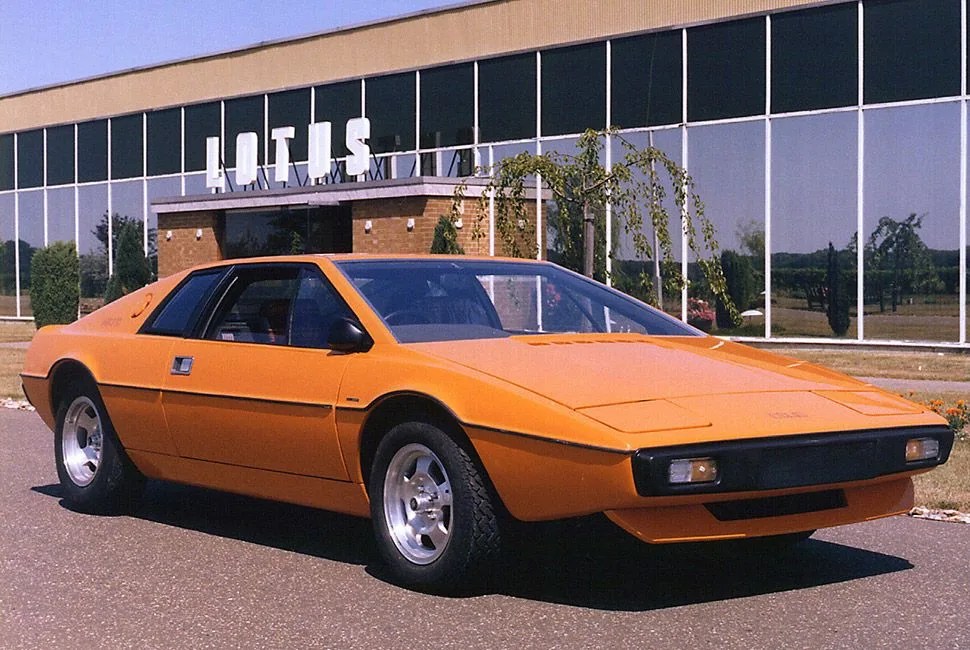 italiancars-gear-patrol-Lotus-Esprit-S1-Orange