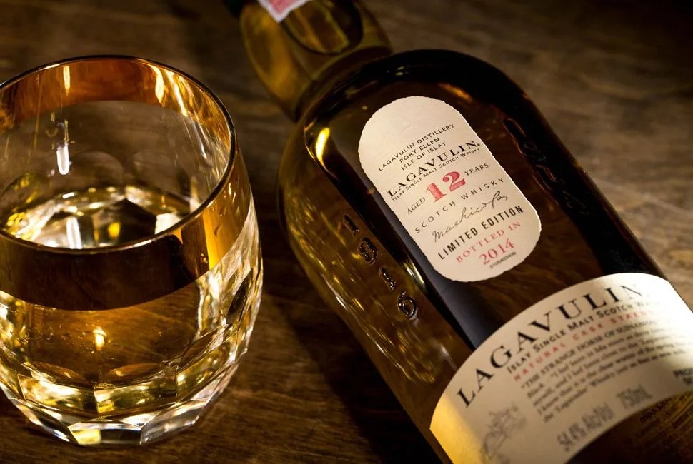 Lagavulin-12-Gear-Patrol