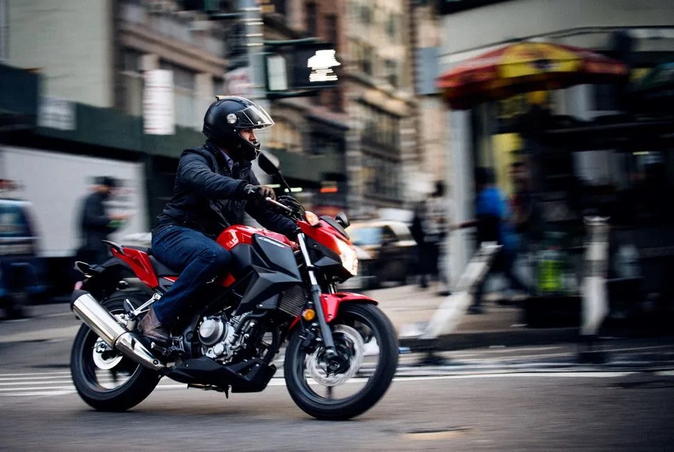 Honda-CB-300-F-Gear-Patorl-Slide-9