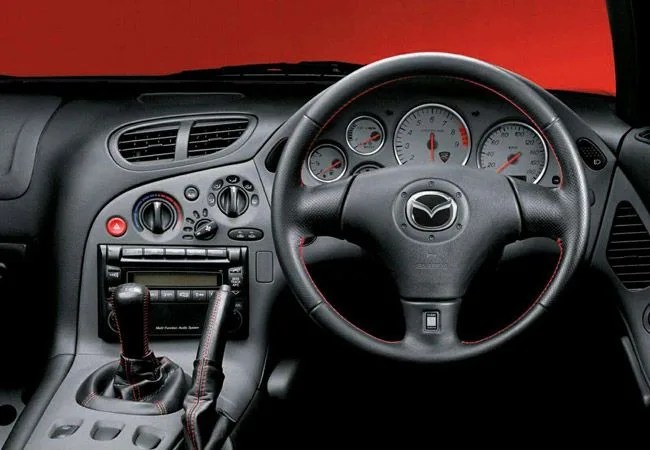 Mazda-Rx-FD-gear-patrol-650-5
