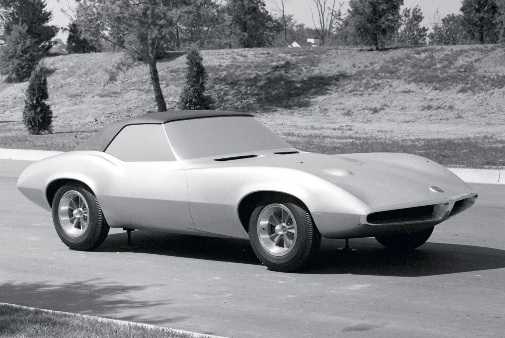 pontiac-banshee