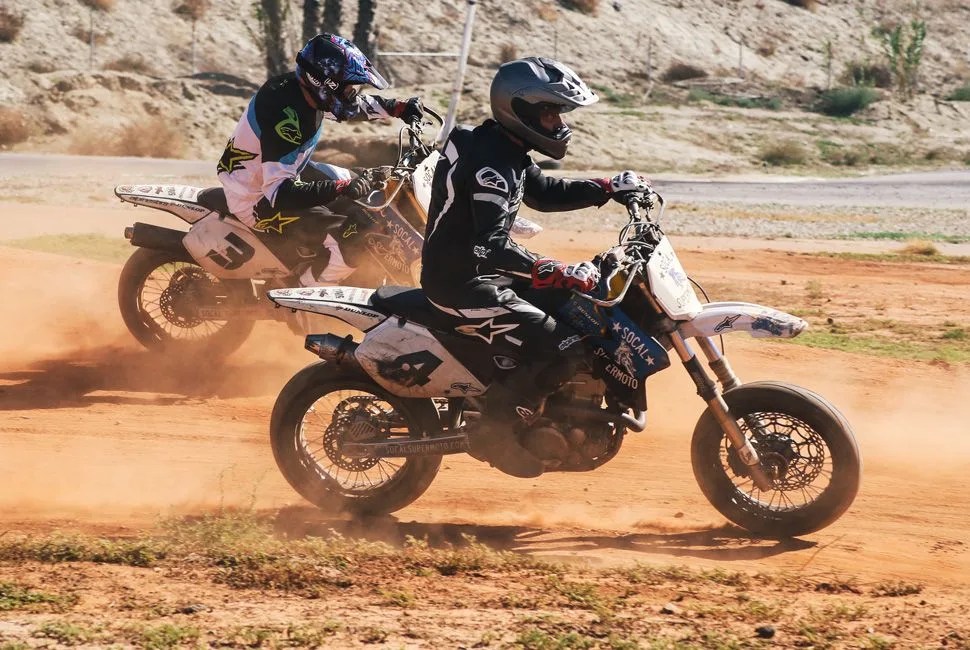 Supermoto-School-Gear-Patrol-Ambiance-970-2