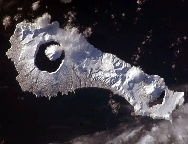 TWISO-gear-patrol-volcano