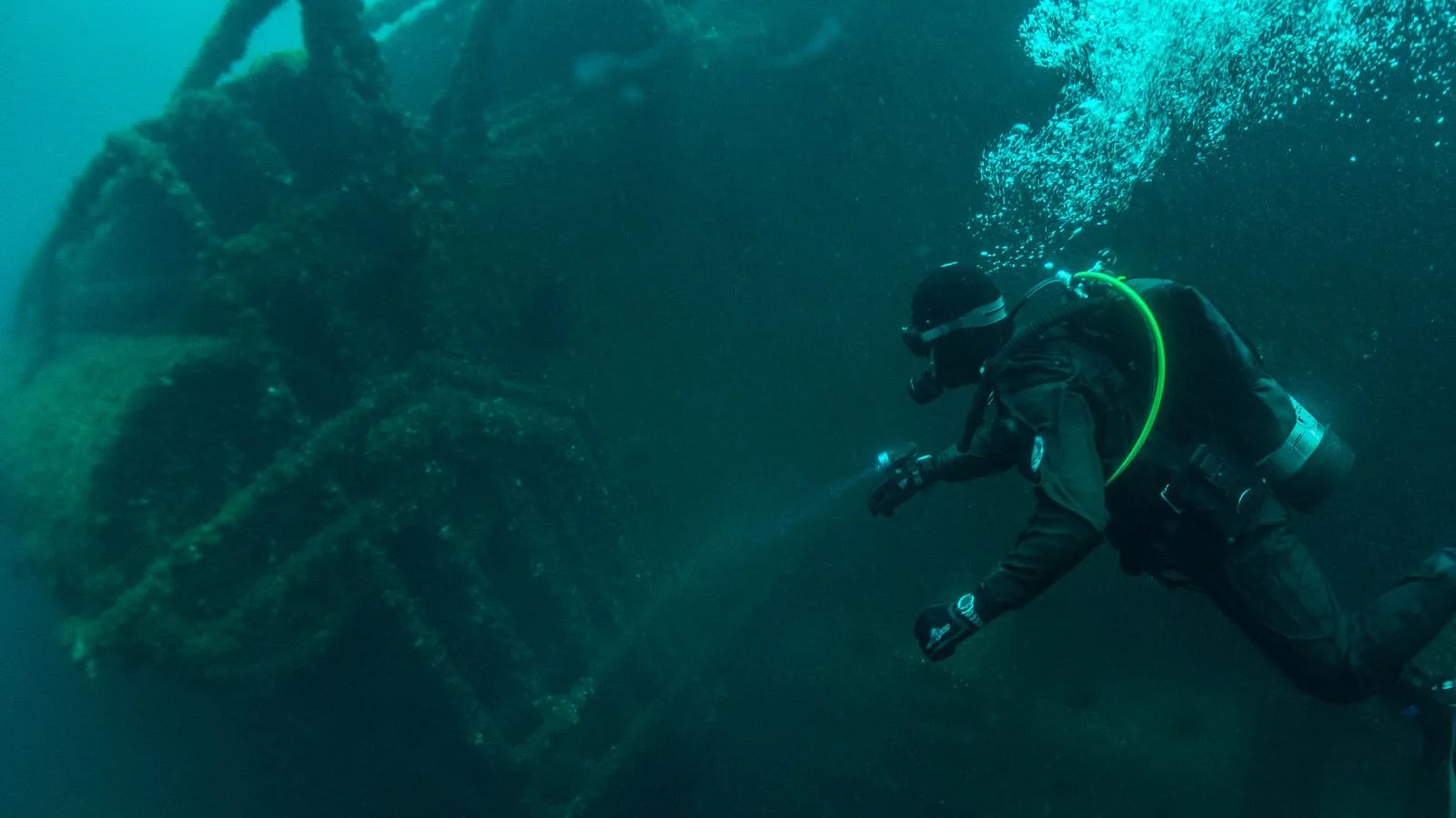 Tudor-Great-Lakes-Diving-Gear-Patrol-Hero
