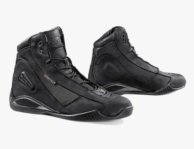 best-riding-shoe-gear-patrol-urb