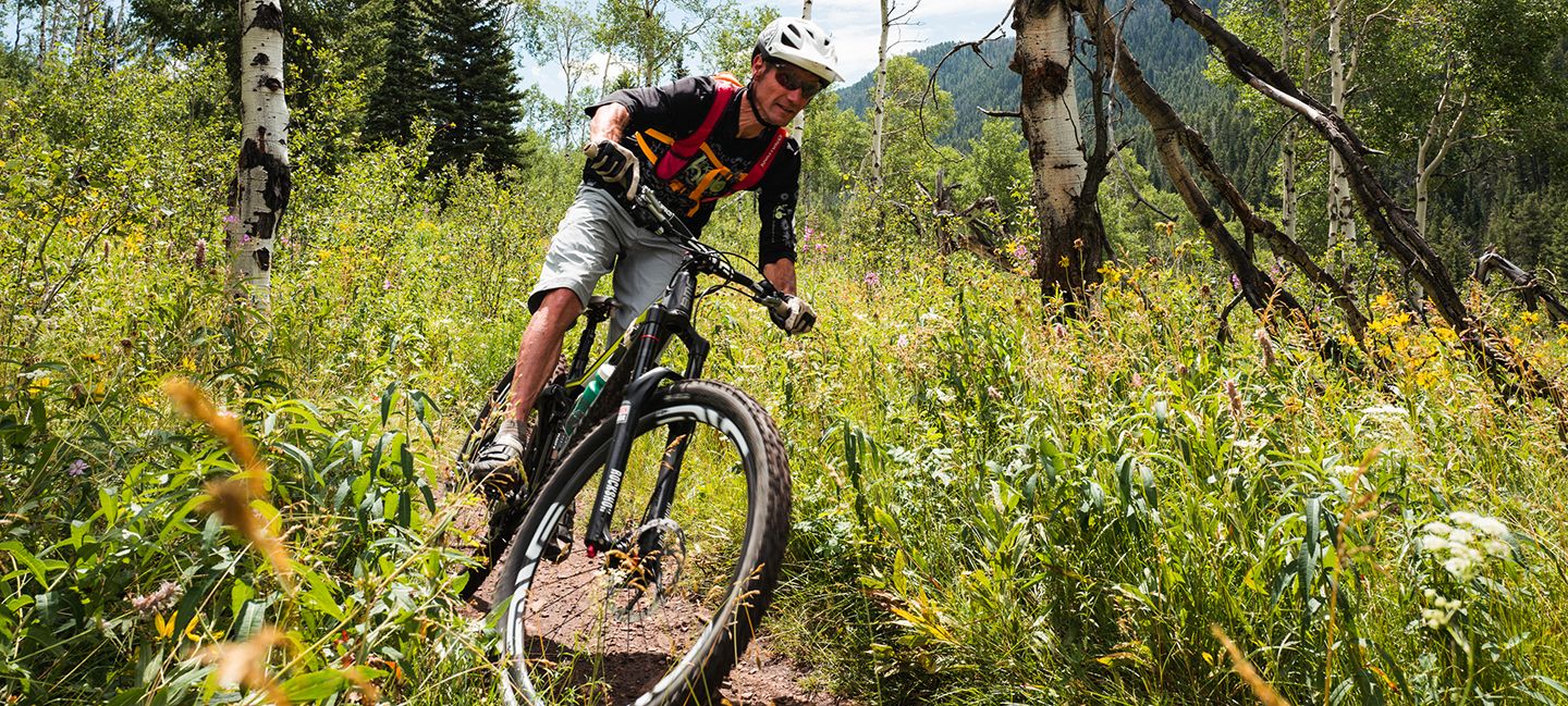fall-mtn-bike-gear-patrol-1440