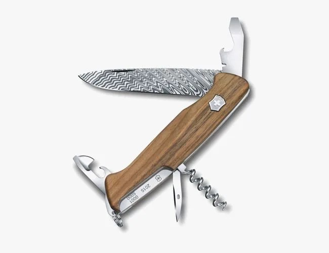 heirloom-knives-gear-patrol-swiss