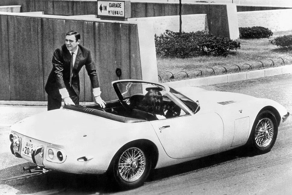 Best-Bond-Cars-Toyota-2000GT-You-Only-Live-Twice-Gear-Patrol
