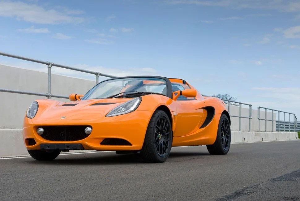Bond-Car-Elise-Gear-Patrol