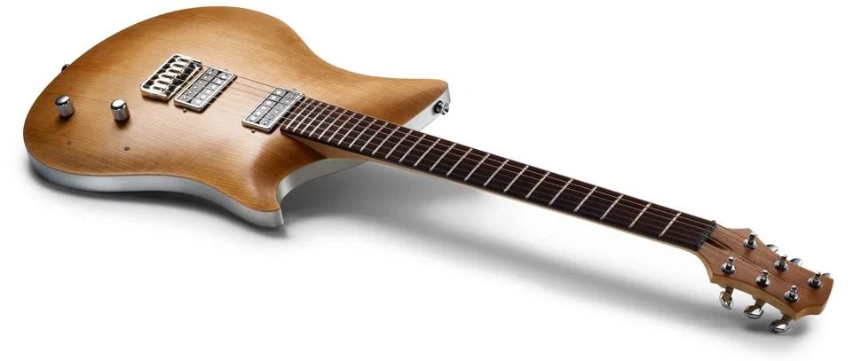 Jane-Guitar-GP100-Gear-Patrol-Ambiance