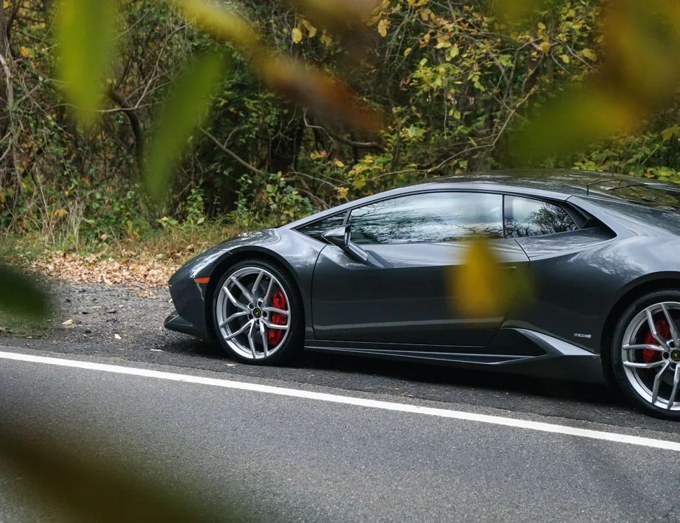 Lamborghini-Huracan-Gear-Patrol-Lead
