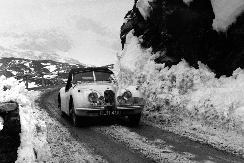 jaguar_gearpatrol_kingofthealps