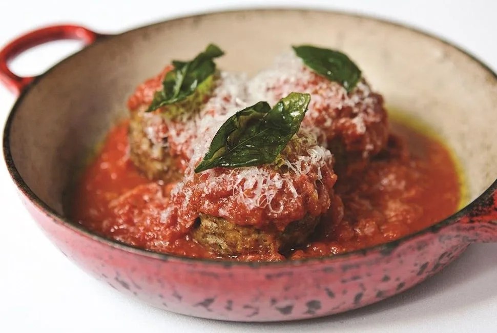 25-restaurants-gear-patrol-carbone