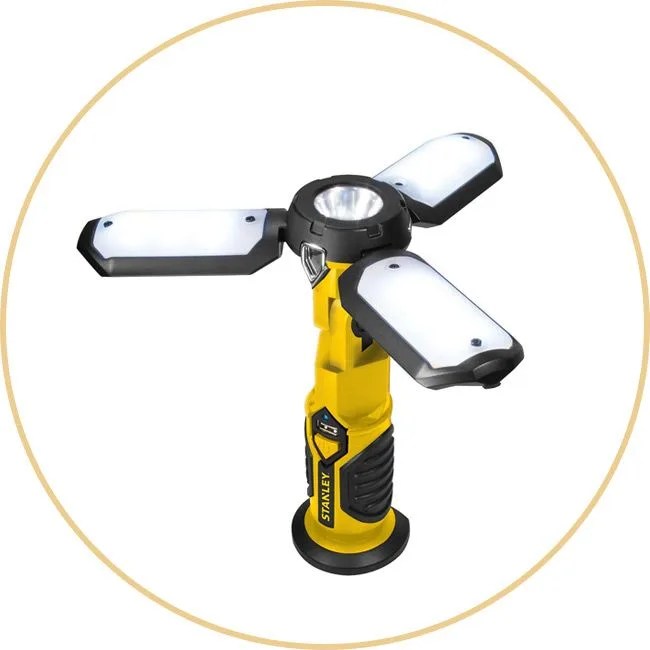 DIYer-xmas-gear-patrol-flashlight