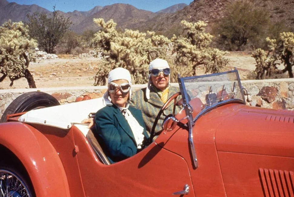 Frank-Lloyd-Wright-Cars-Gear-Patrol-Ambiance-2