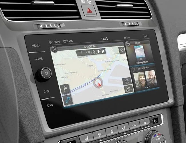 CES-motor-concepts-gear-patrol-e-golf-touch
