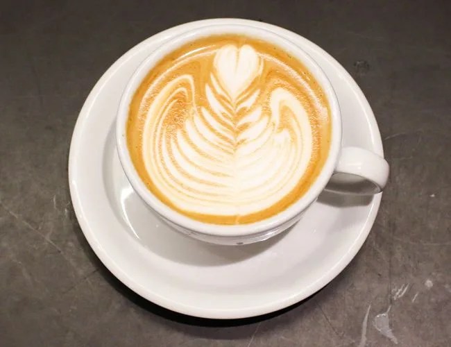 Latte-Art-Gear-Patrol-Carlos-tulip