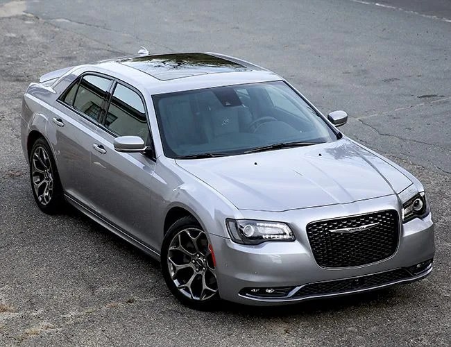 chrysler-300S-gear-patrol-feature