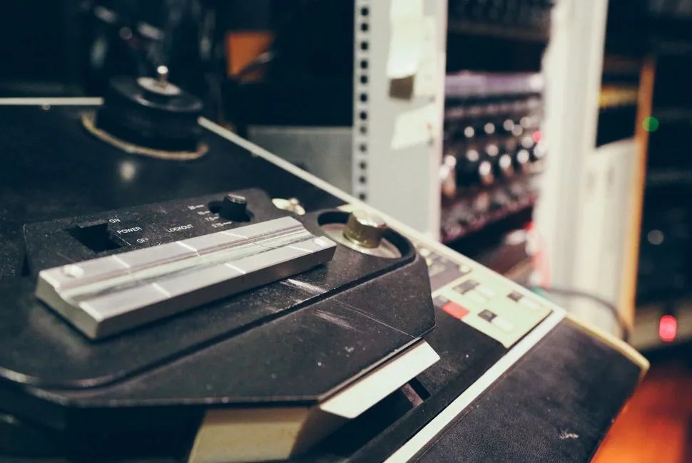 Analog-Recording-Gear-Patrol-Lead-Ambiance