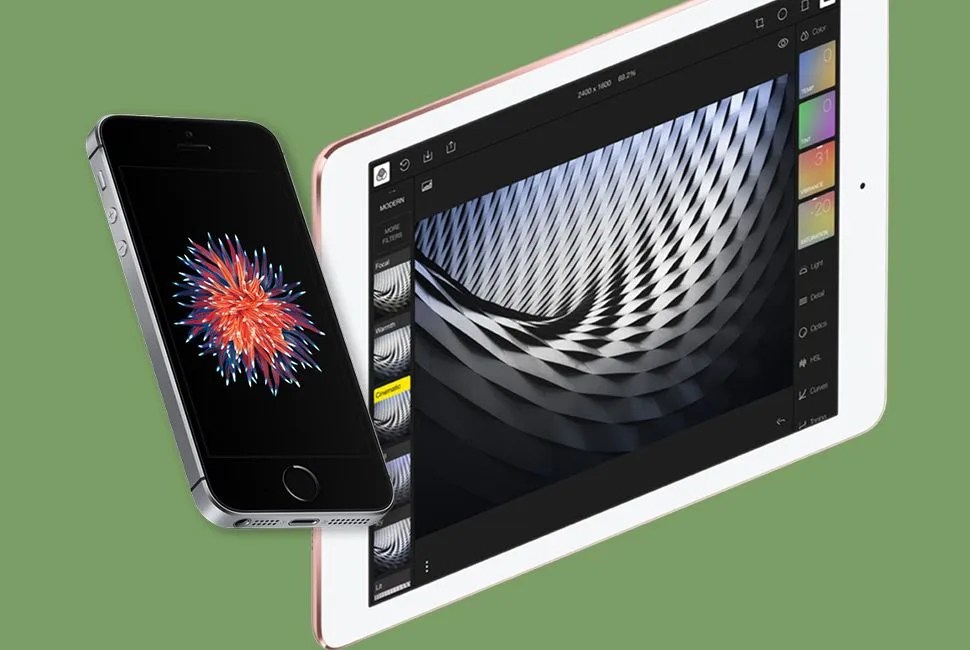 Ipad-Iphone-Brief-Gear-Patrol