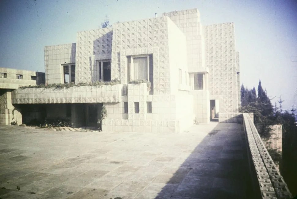 USC-Arch-Gear-Patrol-Ennis-Residence