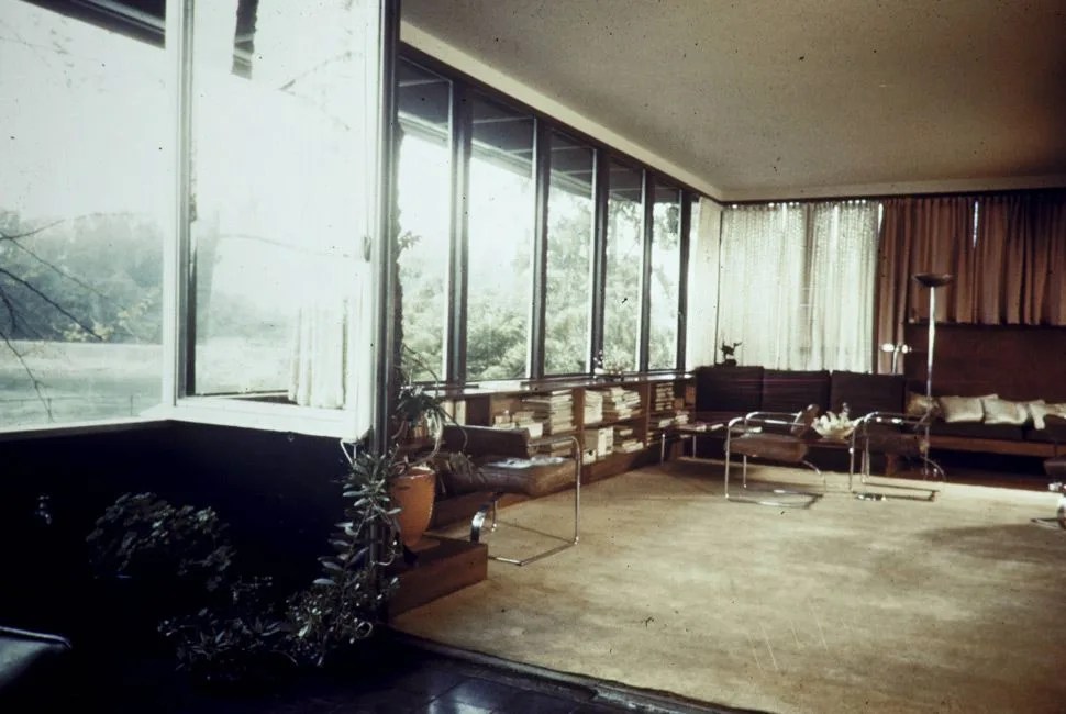 USC-Arch-Gear-Patrol-Neutra-Residence