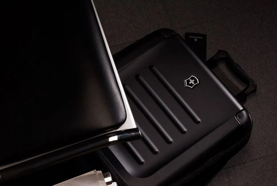 gp-mag-carry-on-gear-patrol-victorinox-1