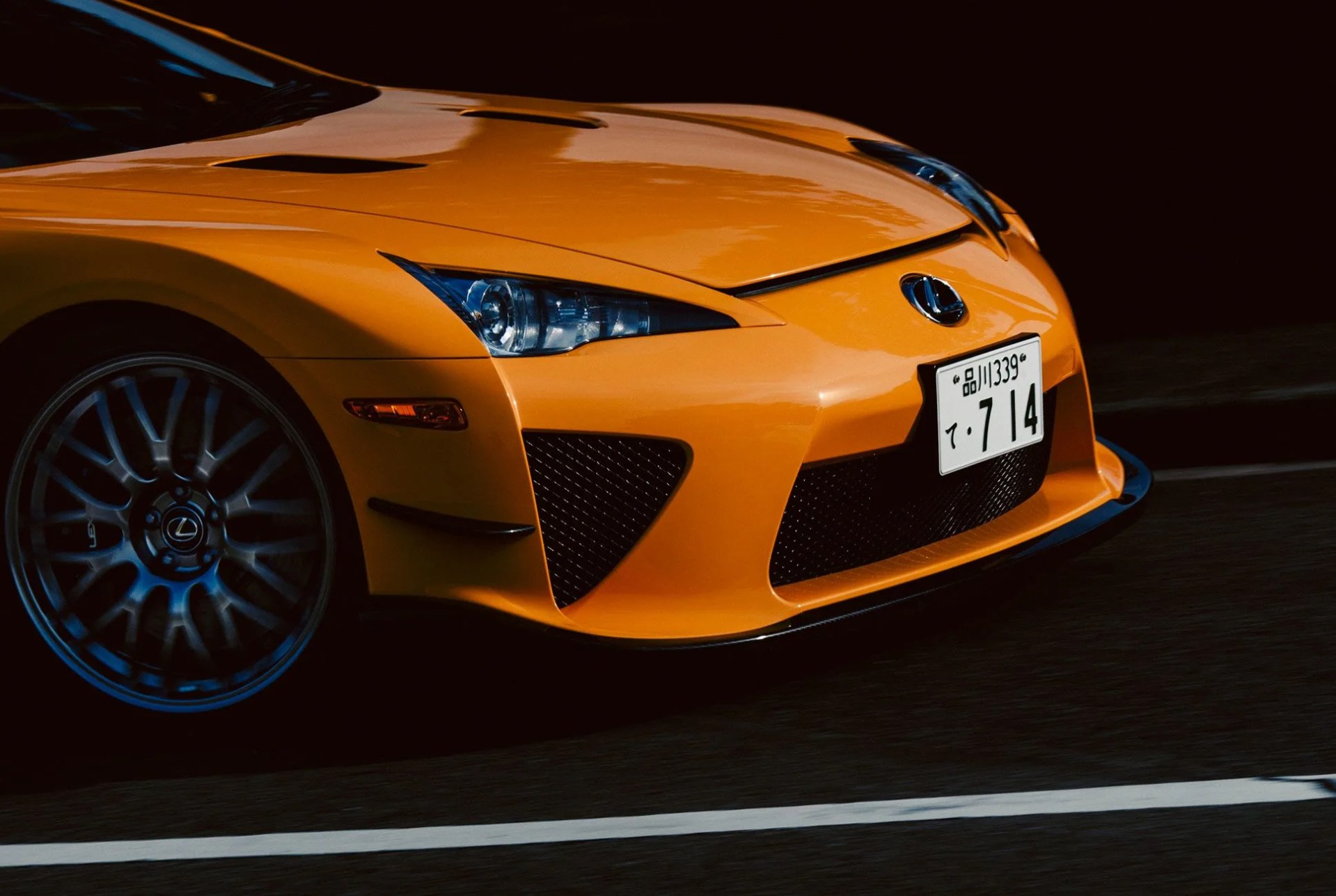 Lexus-LFA-Gear-Patrol-Slide-4