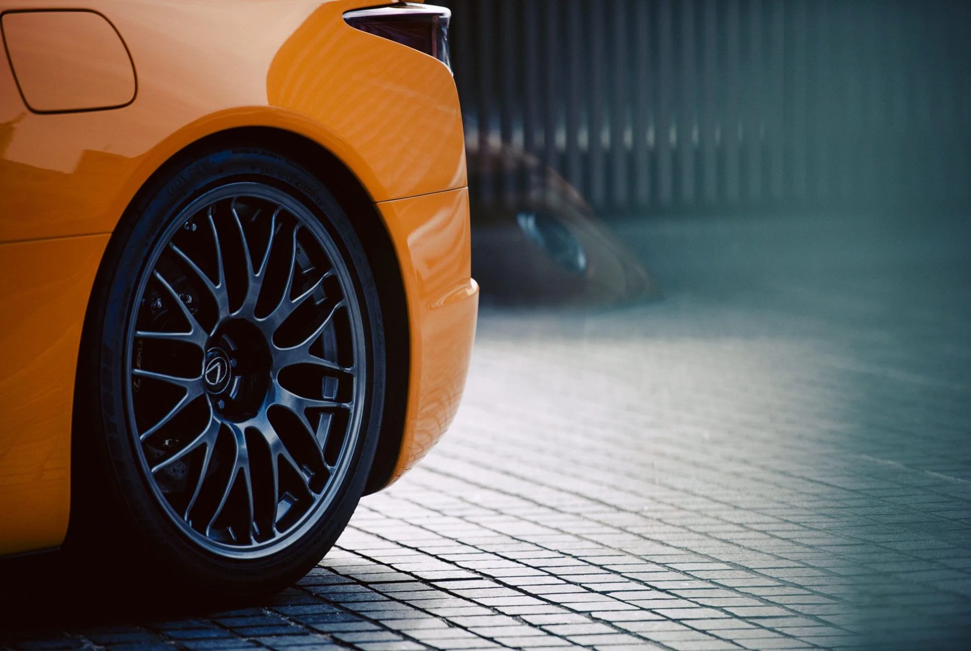 Lexus-LFA-Gear-Patrol-Slide-7