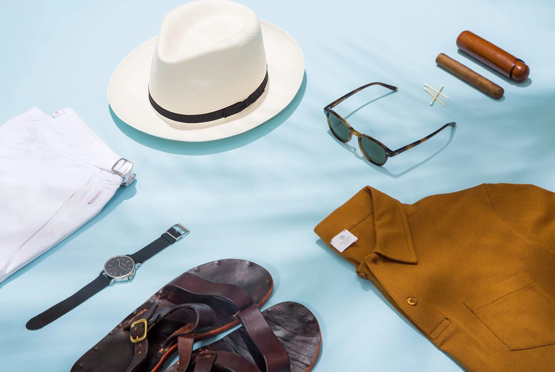 Tropical-Vacation-Duffel-Gear-Patrol-Beach