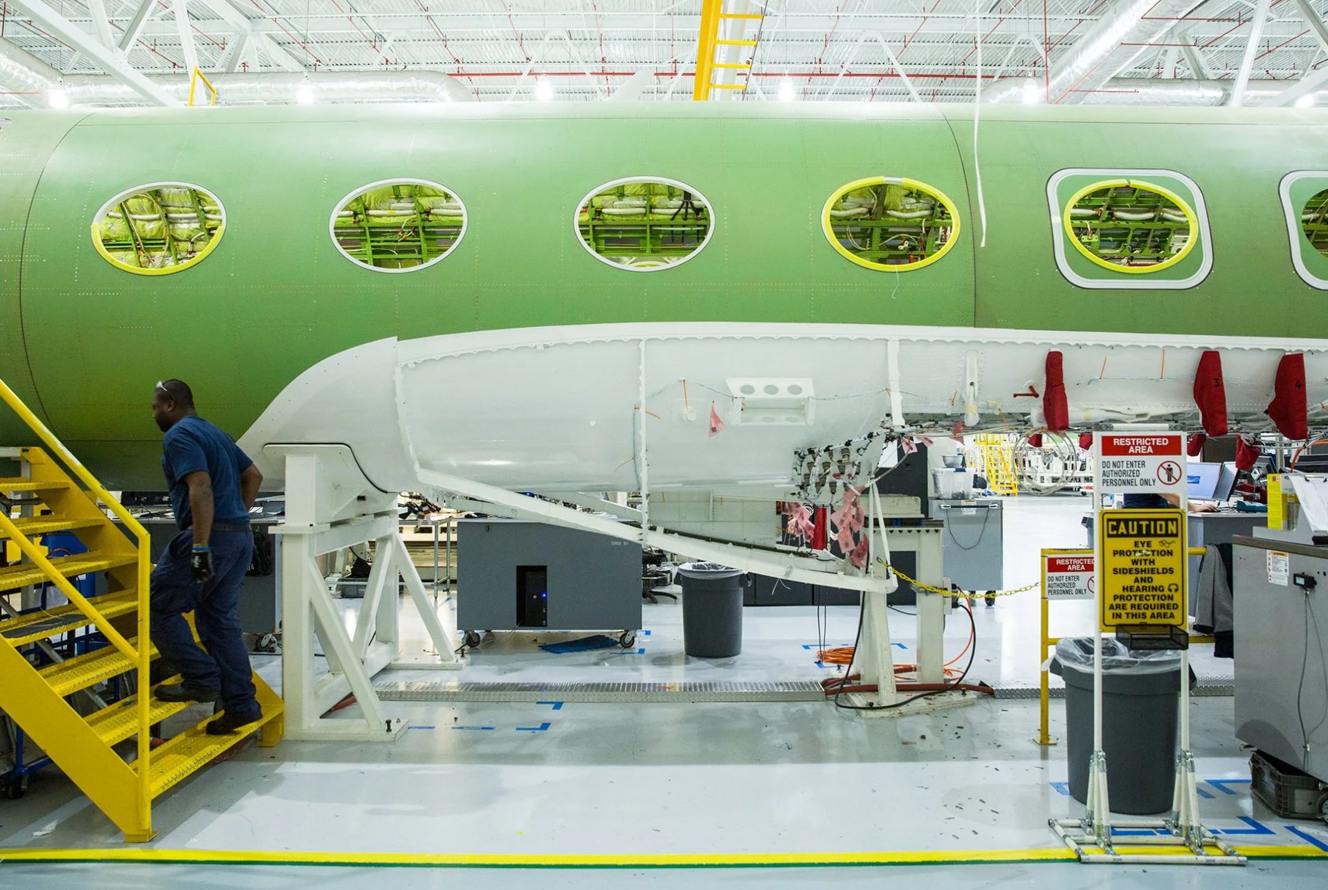 Gear-Patrol-Gulfstream-Mag-Slide-7