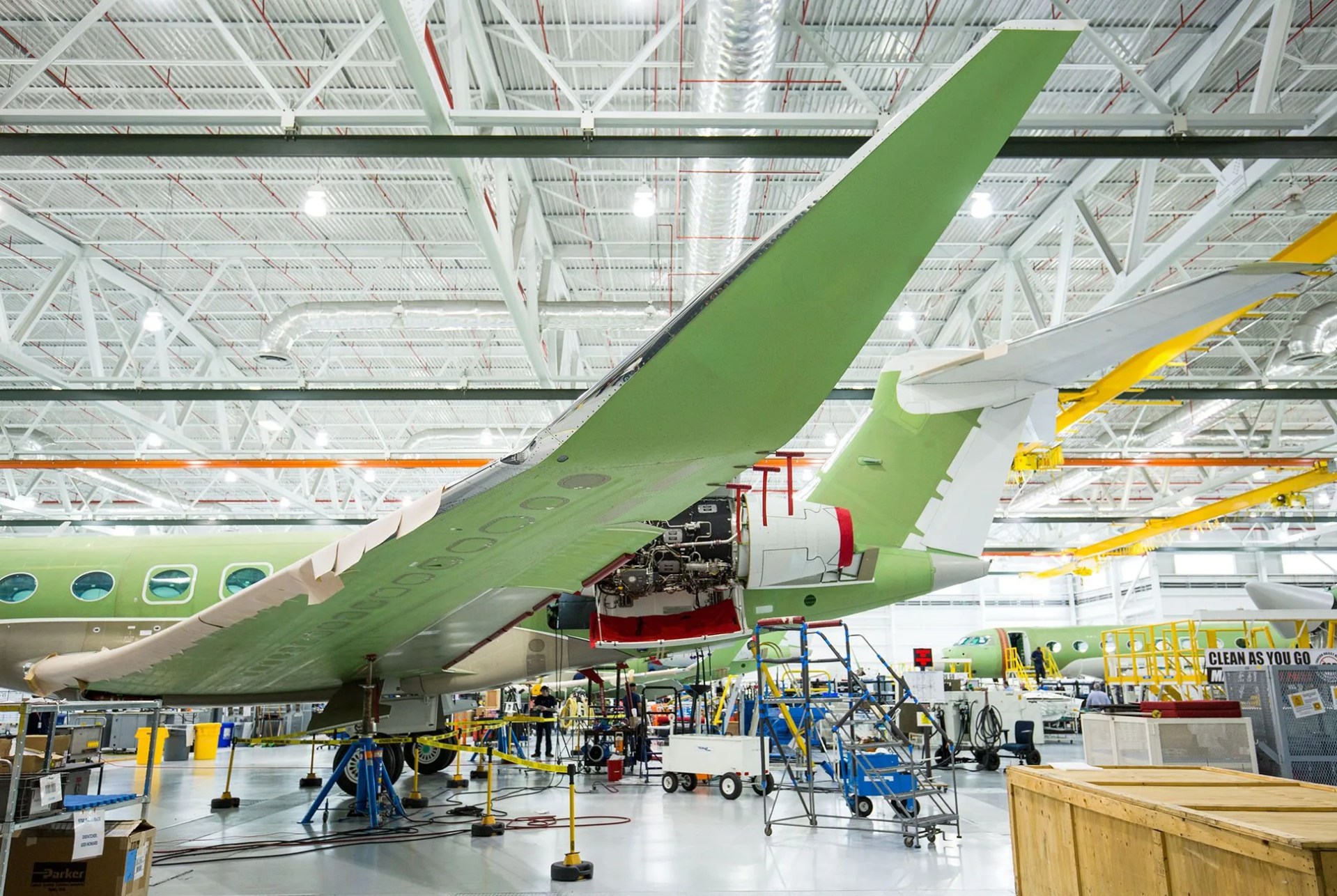 Gear-Patrol-Gulfstream-Mag-Slide-8