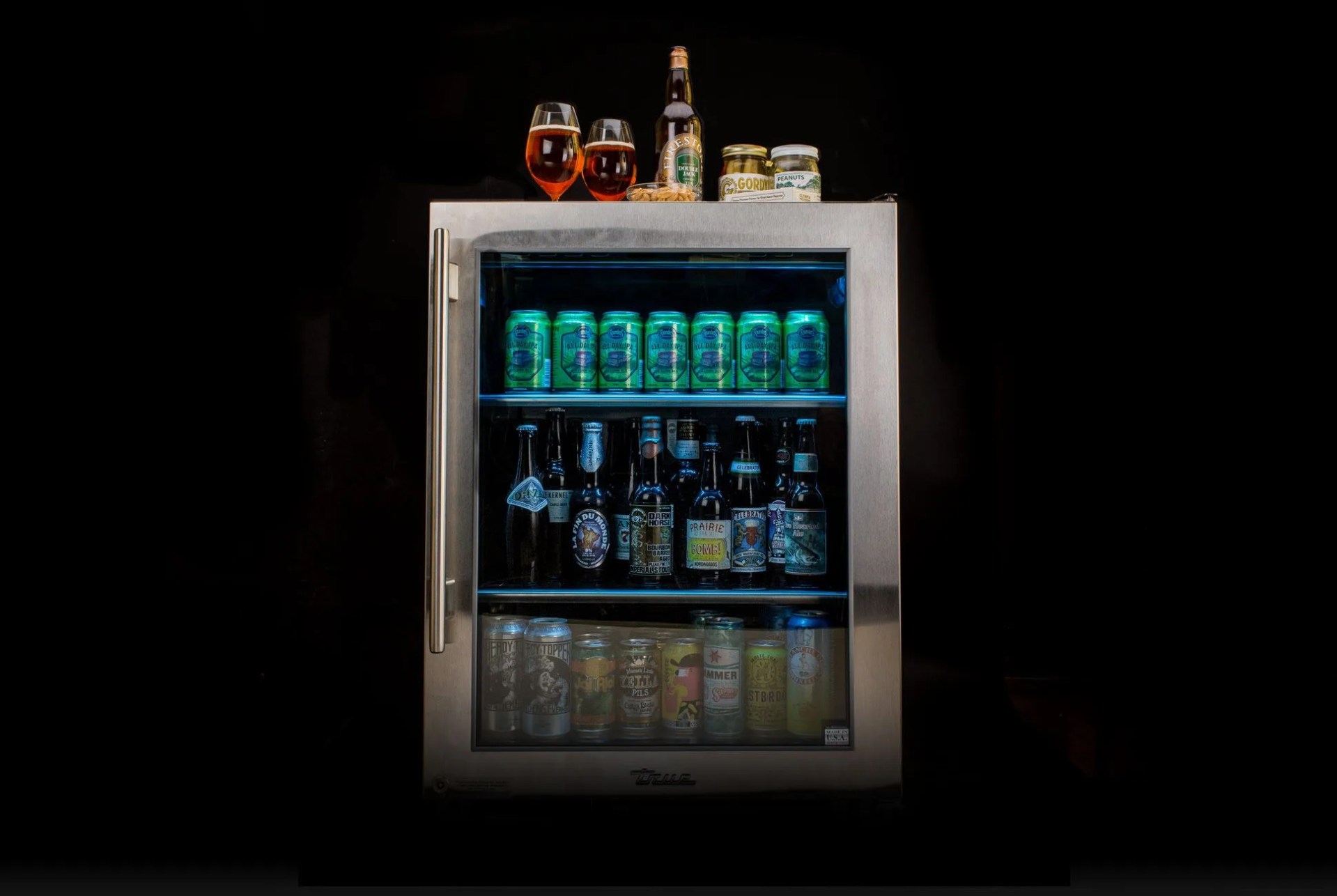 Ultimate-Beer-Fridge-Gear-Patrol-Fridge-3