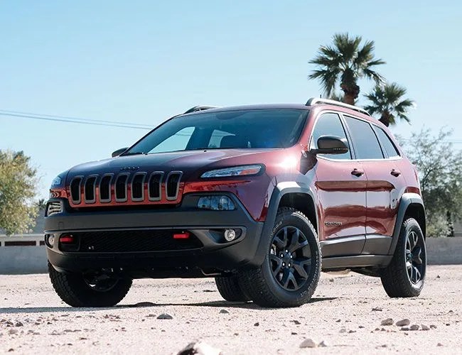 jeep-cherokee-trailhawk-gear-patrol-feature