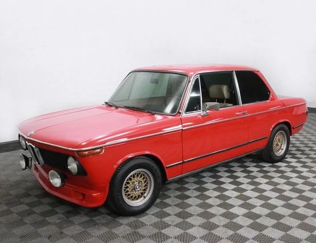 vintage-car-under-15k-gear-patrol-bmw-2002