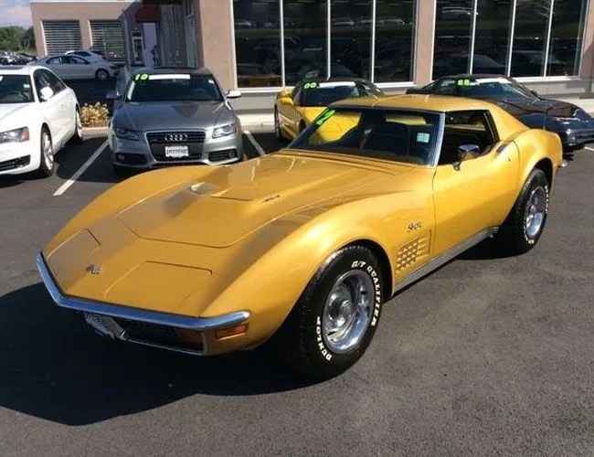 vintage-car-under-15k-gear-patrol-corvette