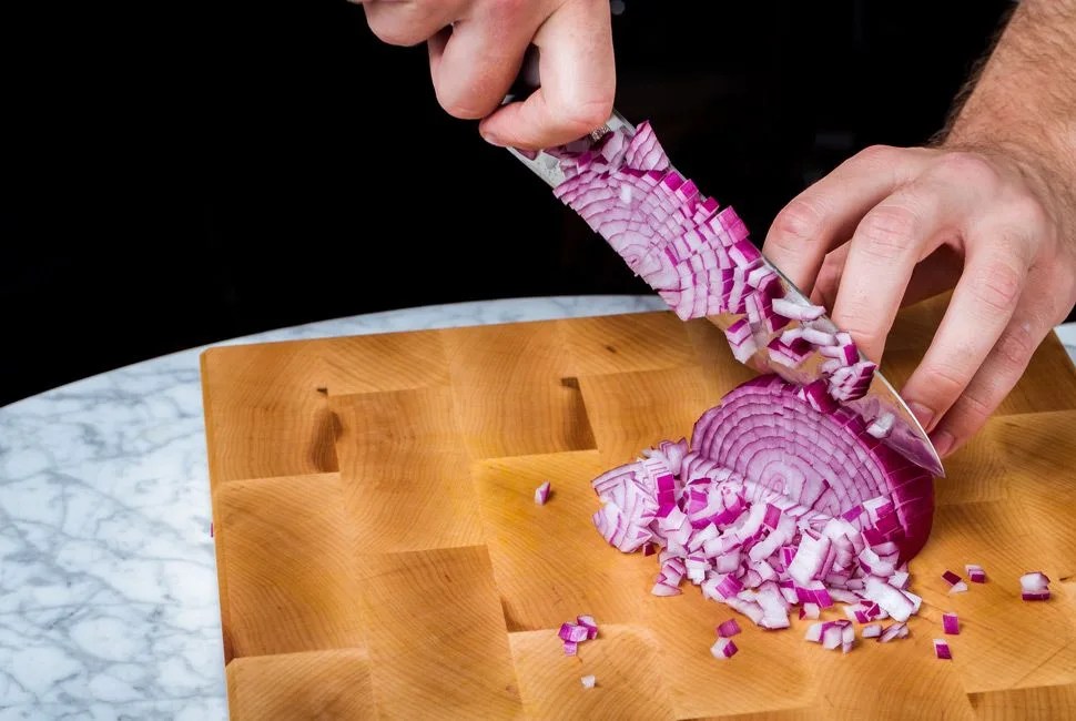 Knife-Skills-The-Chop-Gear-Patrol