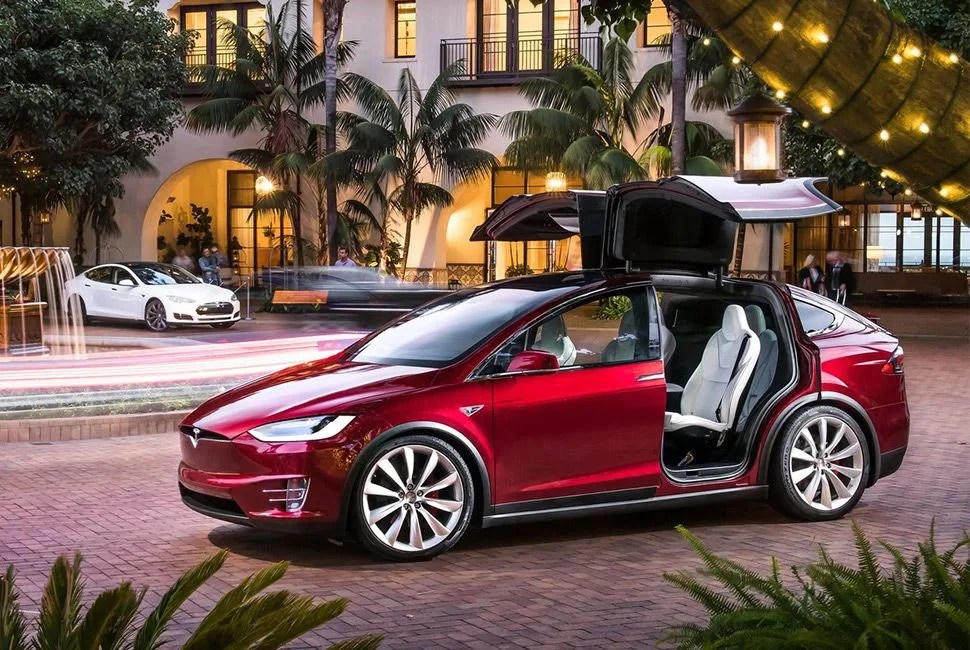 Tesla-Model_X gear Patrol lead full