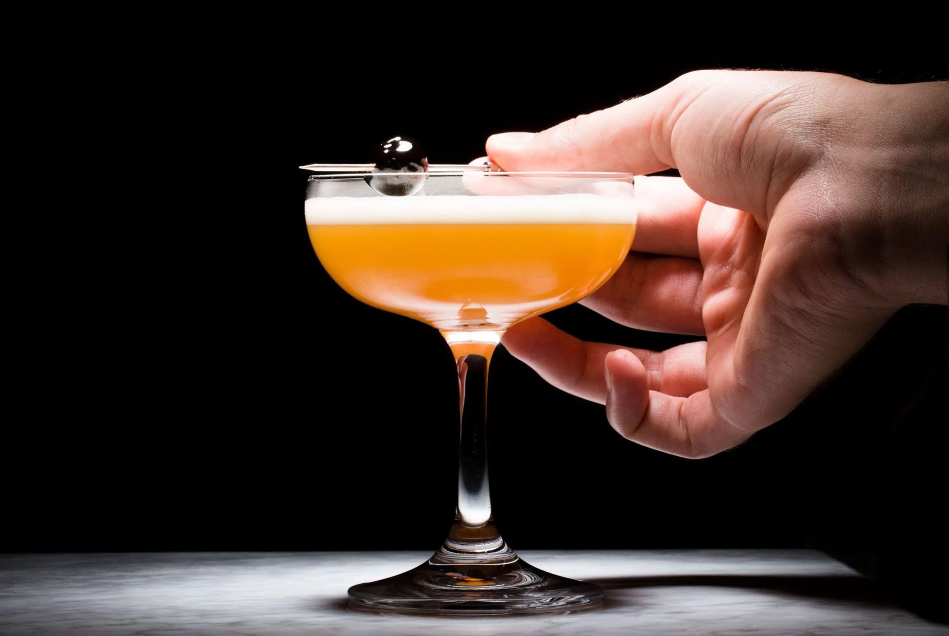 Classic-Whiskey-Cocktails-Gear-Patrol-Lead-Full