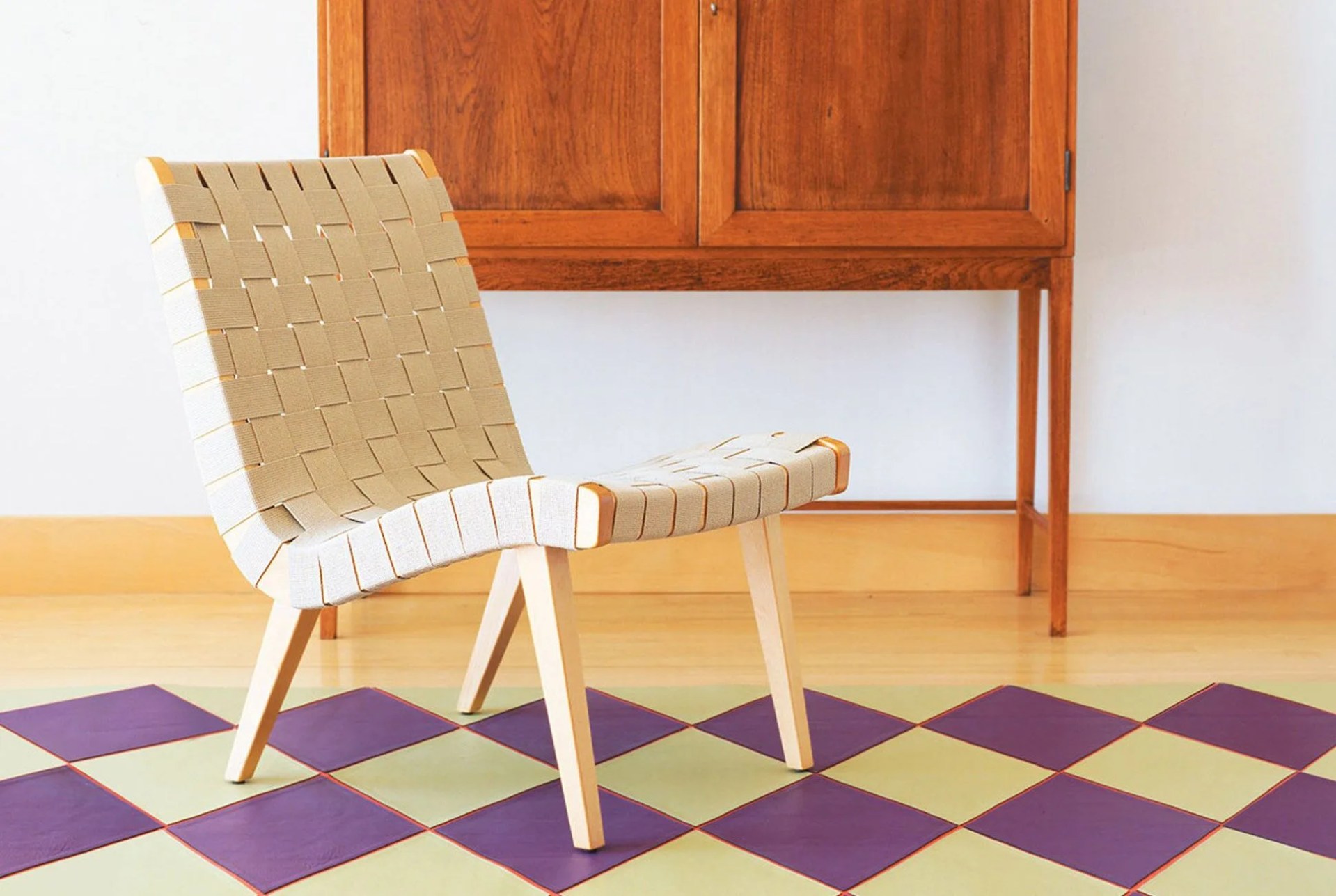 Risom-Chair-Gear-Patrol