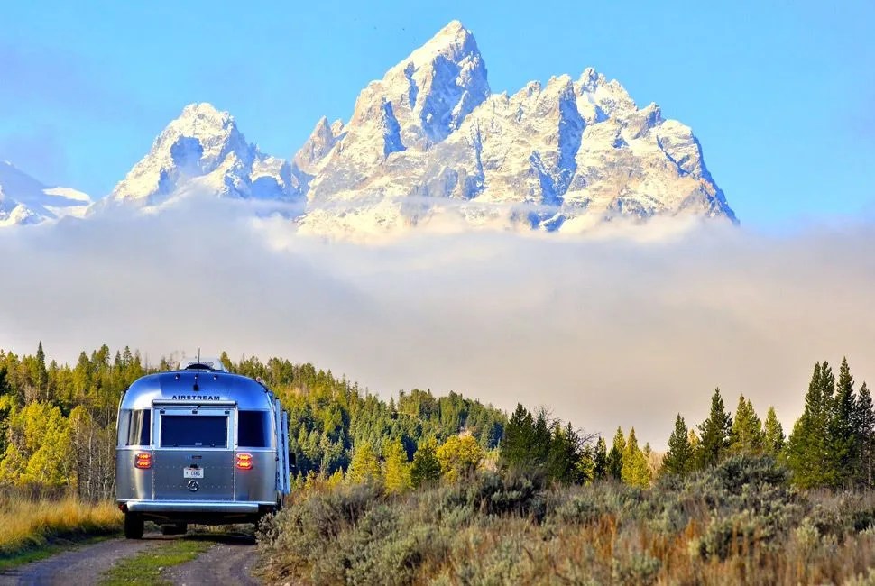 airstream-gear-patrol-slide-3