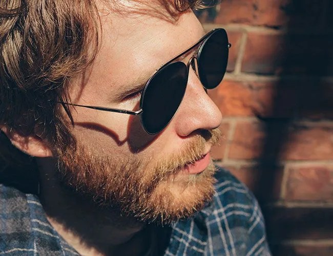 mirrored-sunglasses-gear-patrol-2-feature