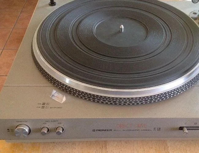 vintage-turntables-gear-patrol-pioneer