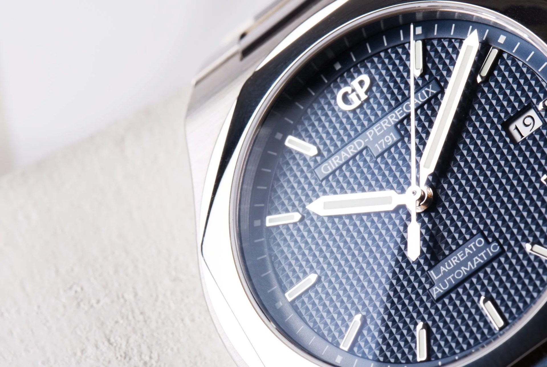 gp-laureato-gear-patrol-ambiance