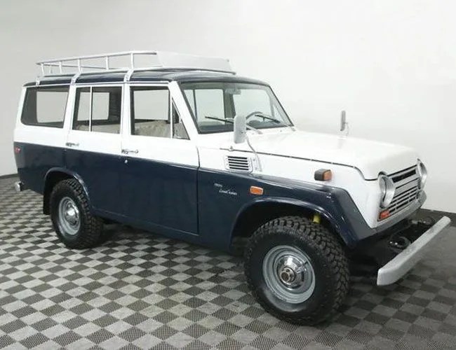 land-cruisers-gear-patrol-fj-55