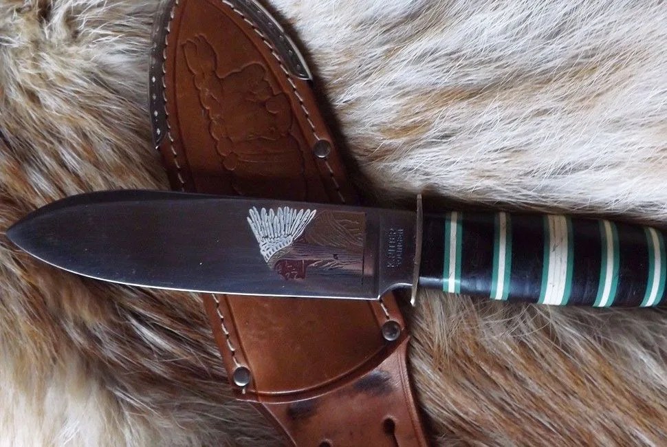 vintage-fixed-blades-gear-patrol-full-lead