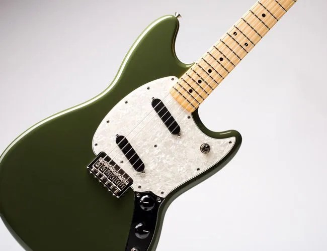 fender-mustang-gear-patrol-lead-featured