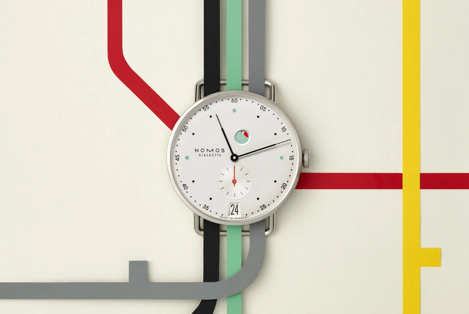 nomos-metro-gear-patrol-ambiance