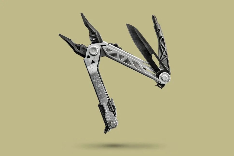 gerber-multitool-gear-patrol-2-full-lead